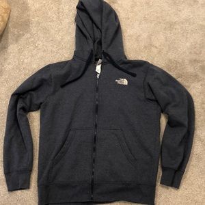 Men's North Face hoodie with pockets
